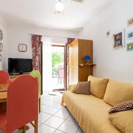 2 Bedroom Stunning In * Starigrad Paklenica
