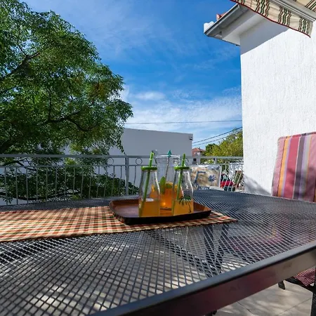 2 Bedroom Stunning In Apartamento